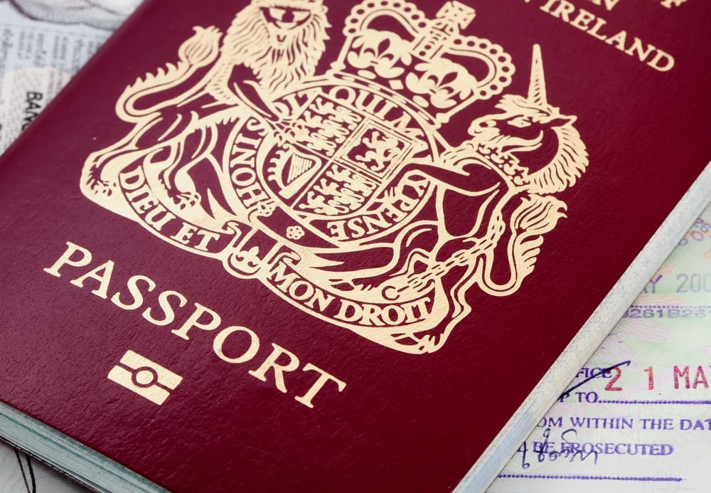 UK to make citizenship offer for Hong Kong residents